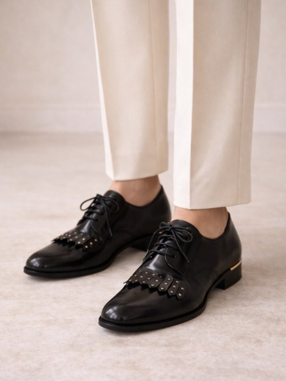 Salvatore Ferragamo Lavon Fringe Oxford Black Leather Italy Women 11B